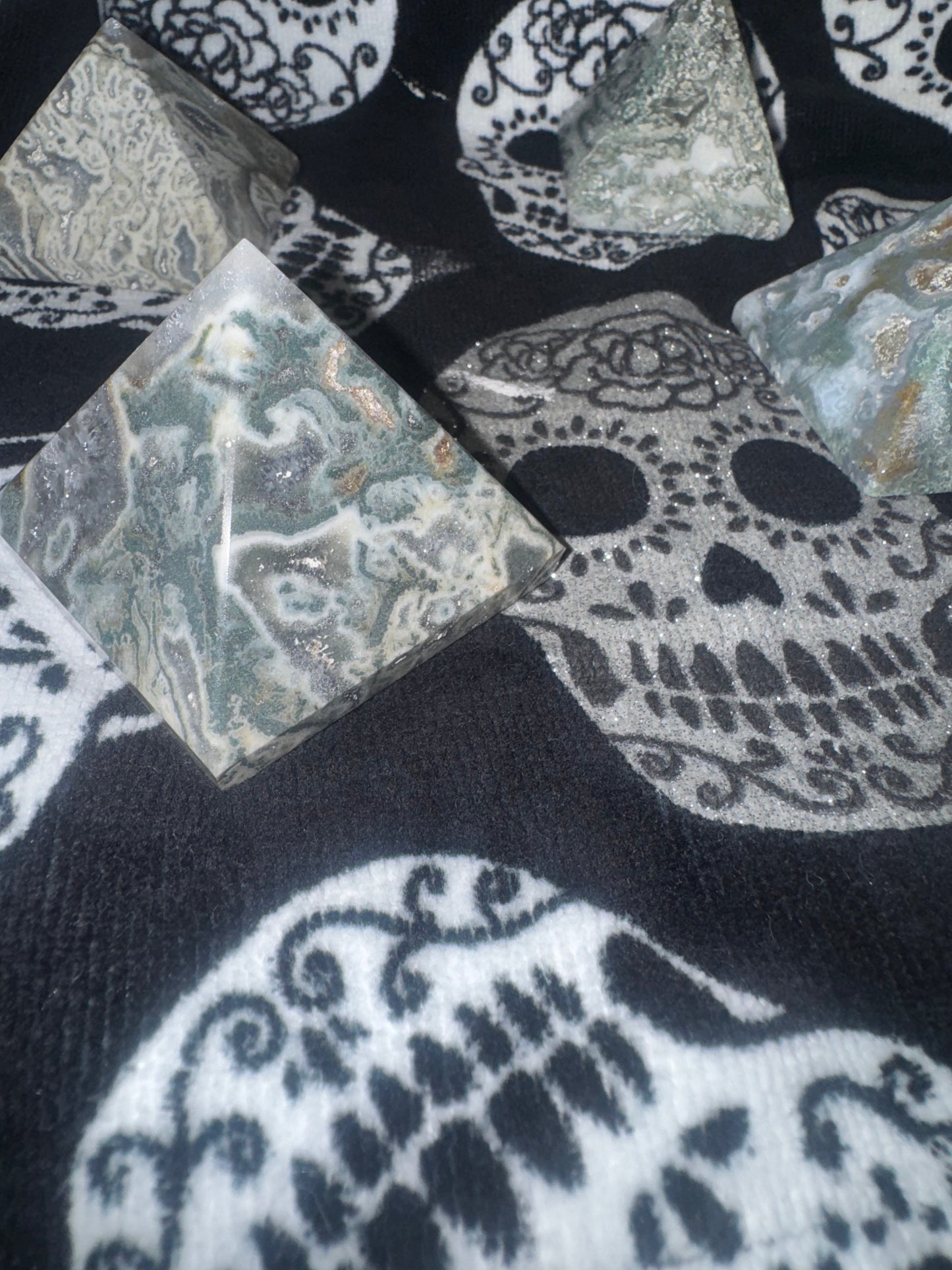 Pyramid green moss agate