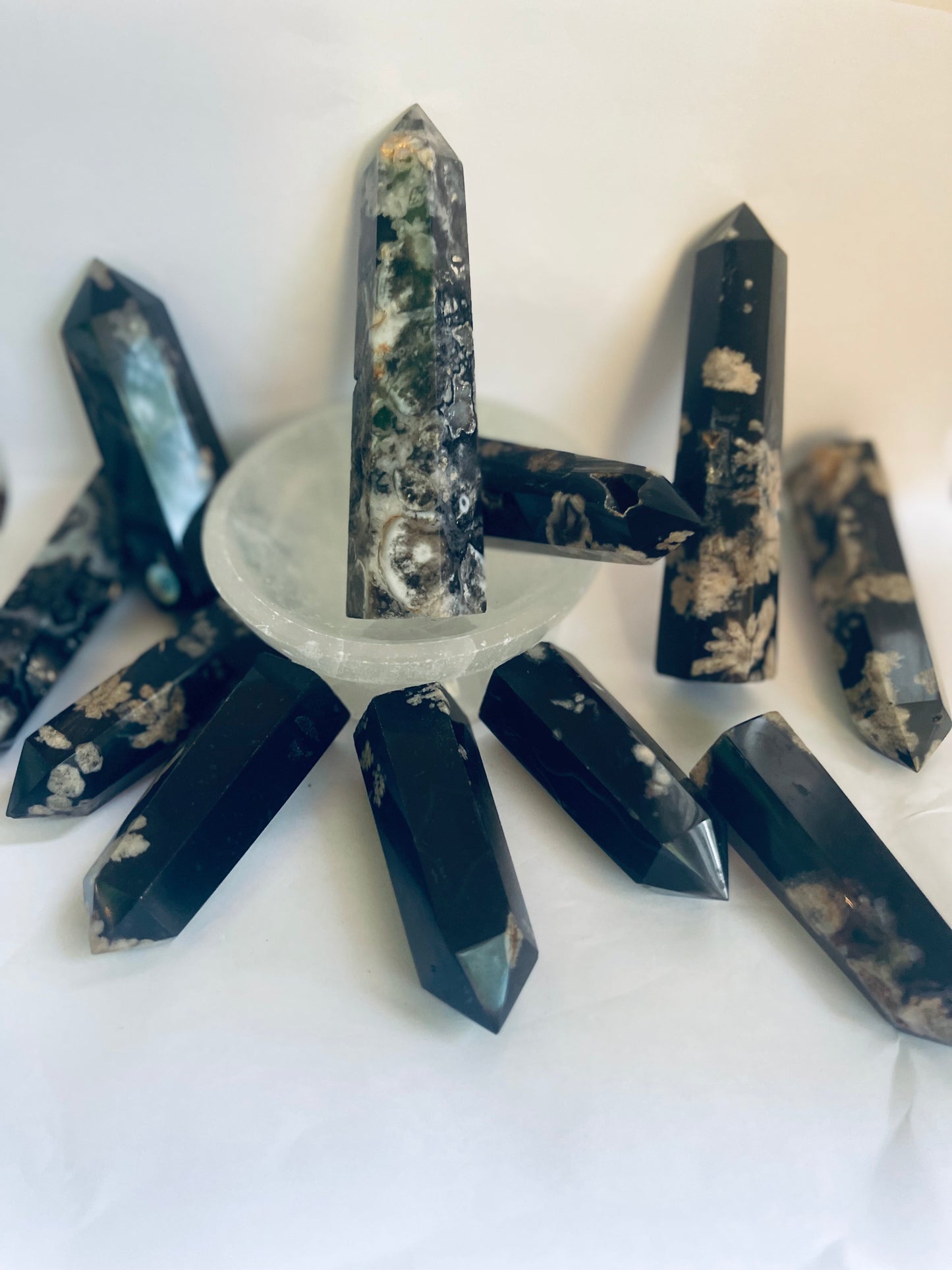 Black agate flower towers