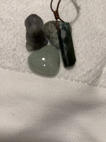 Carved necklaces take w/you