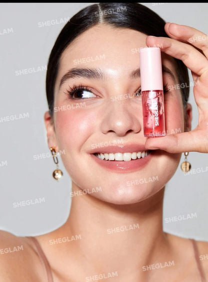 Lip gloss shiny