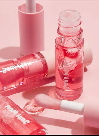Lip gloss shiny