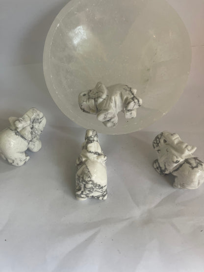 Howlite elephant