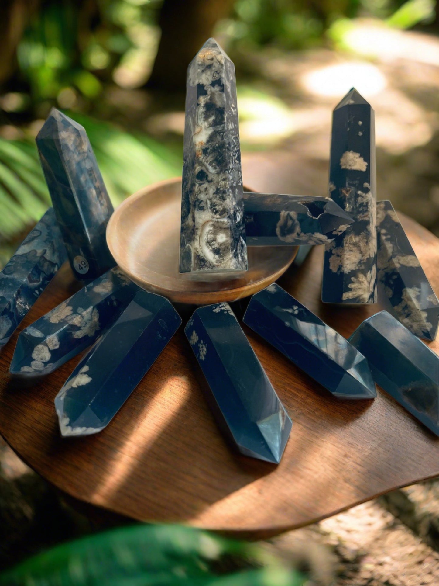 Black agate flower towers