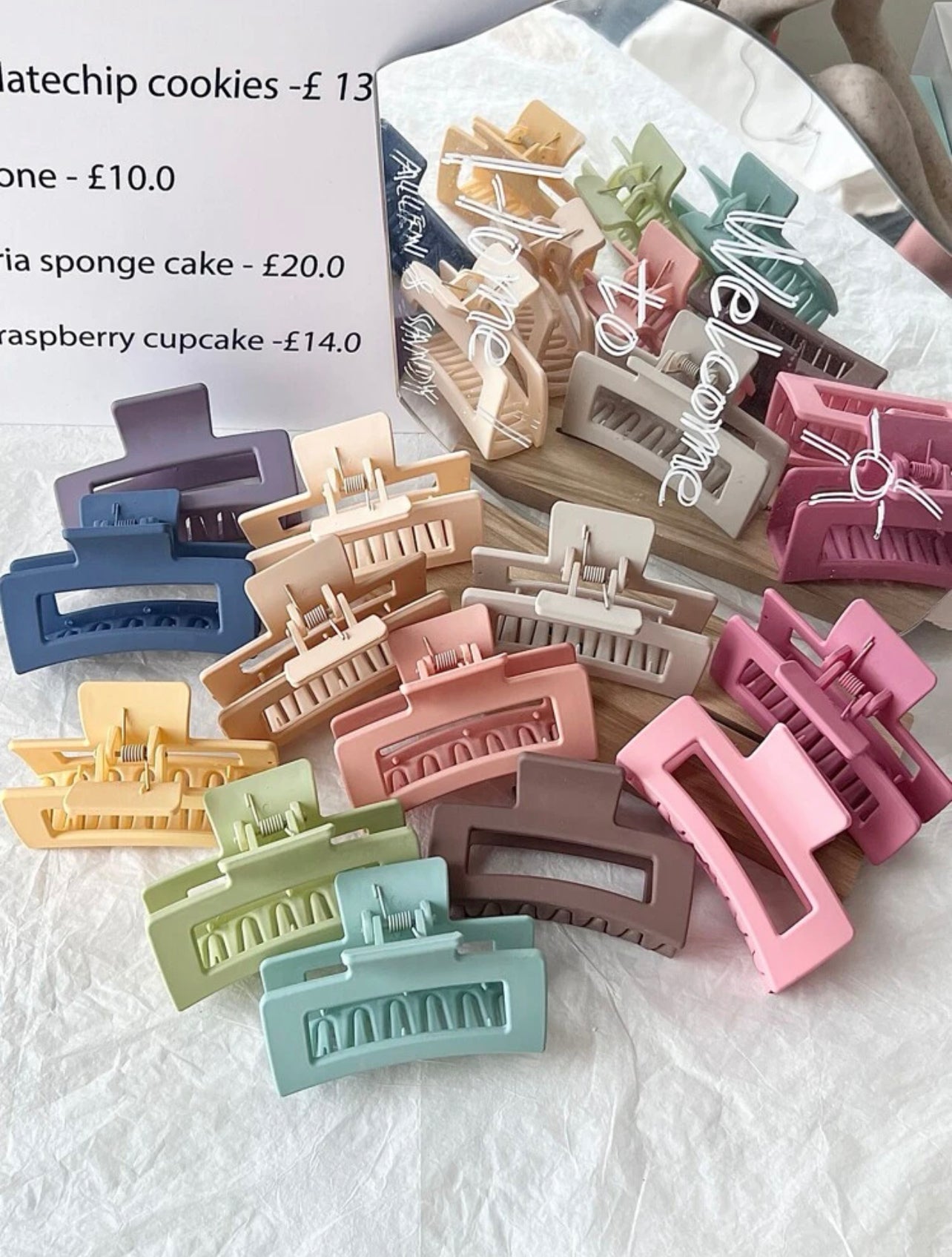Dark clip colors