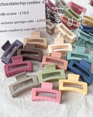 Dark clip colors