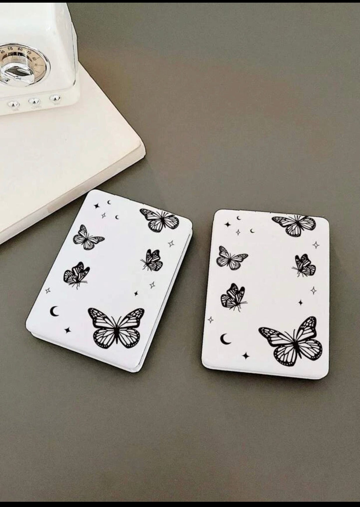 Mirror pocket